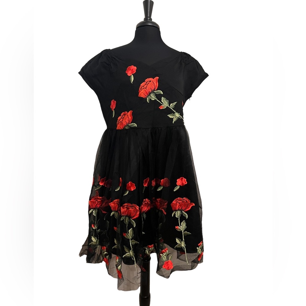 Gorgeous Red Rose 🌹 and Black Rockabilly Dress